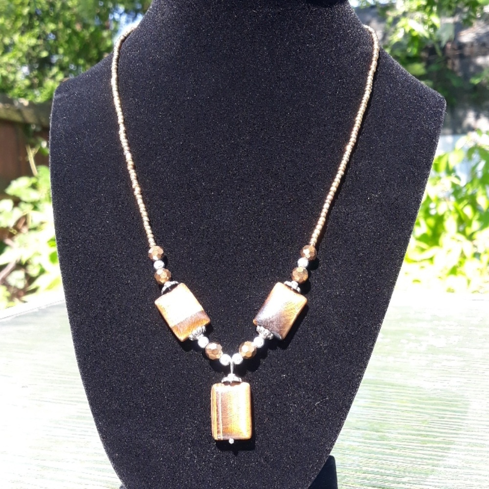 🆕️NWOT Cat's-eye hand beaded necklace - Picture 2 of 7